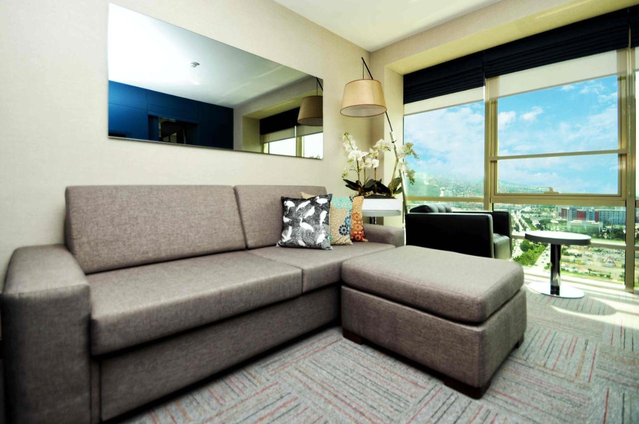 Ramada Encore By Wyndham Izmir Ruang foto