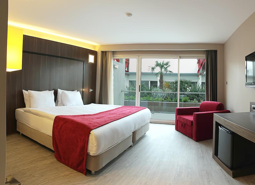 Ramada Encore By Wyndham Izmir Ruang foto